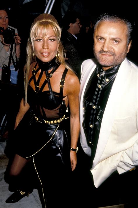 donatella versace anni 80 convivo|donatella versace in black.